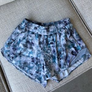LuluLemon Hotty Hot Short 4”. Lining removed. Size 8.